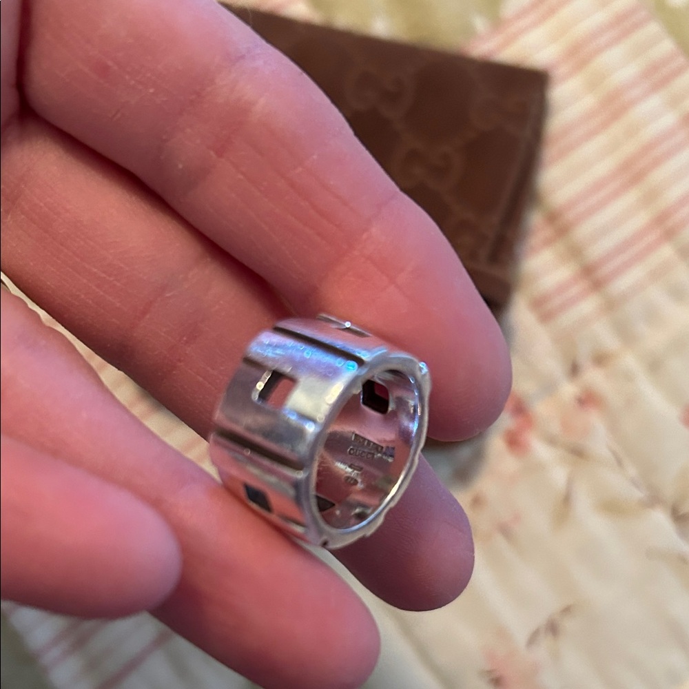 Gucci Chocolate Velvet Pouch with Silver Ring - Picture 3 of 12